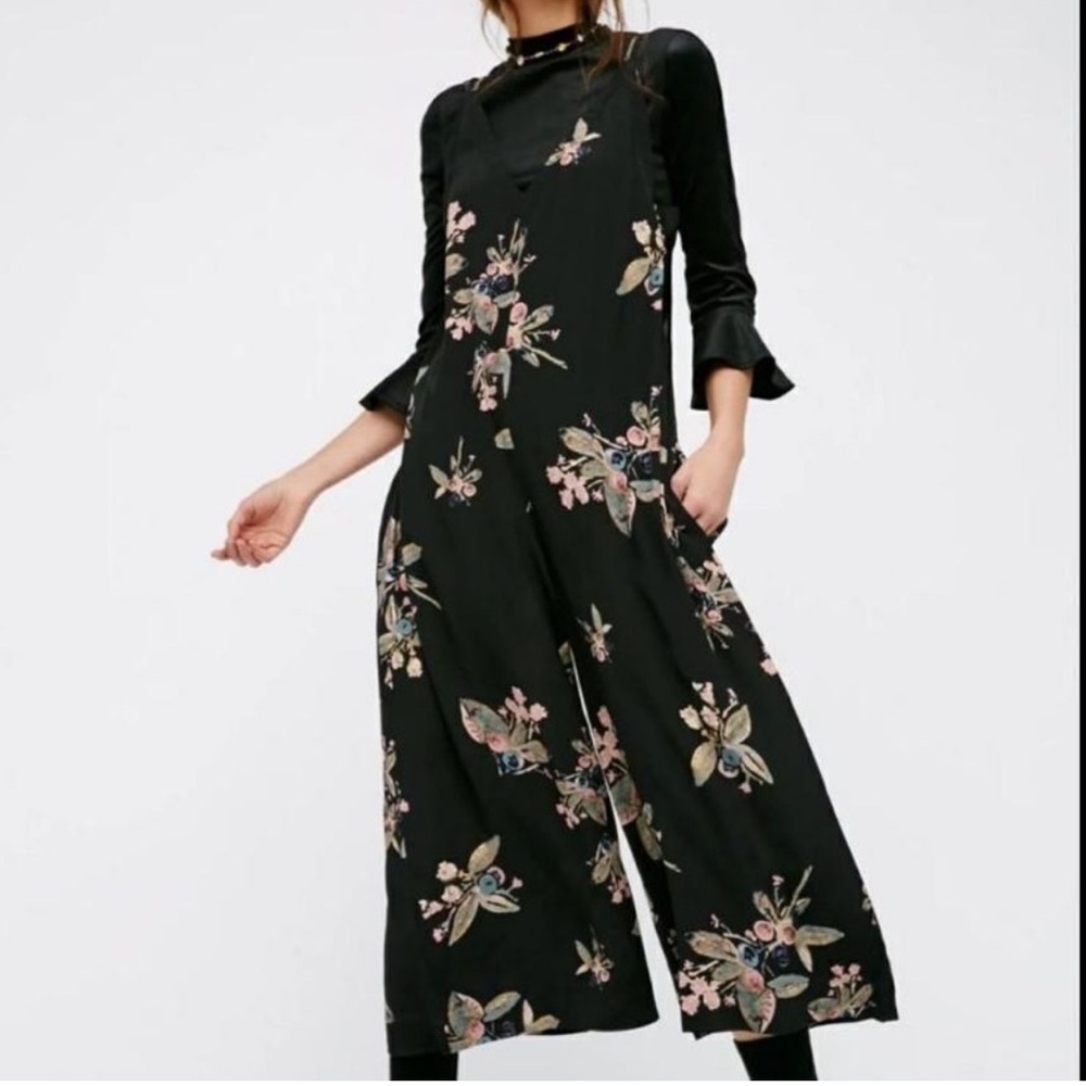Free People Dream Big Wide Leg Jumpsuit Cropped V-Neck Cut Out Sleeveless
